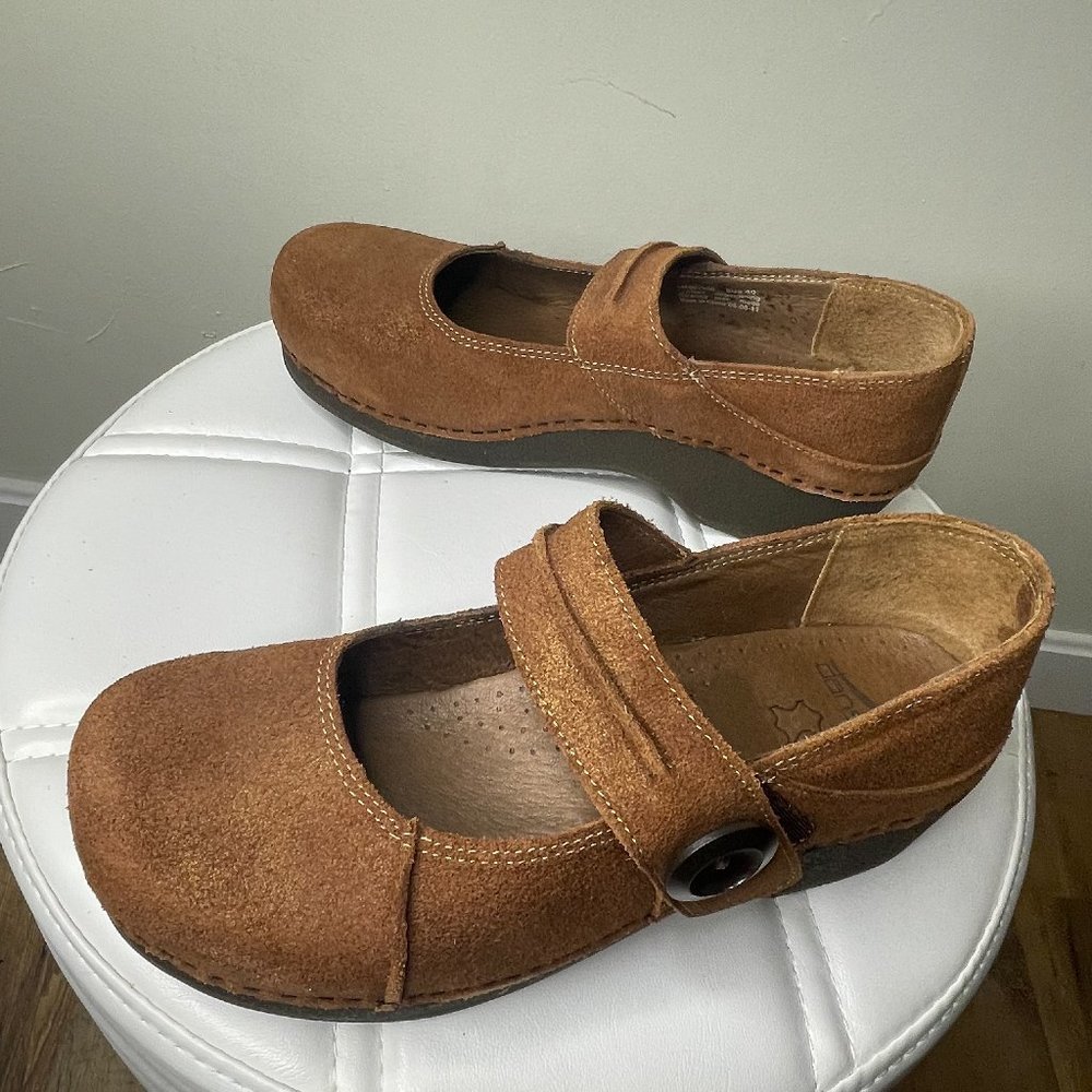 NWOT Dansko Suede Mary Jane Clogs SZ40